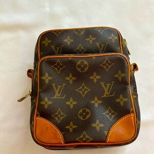 LV MONO CROSSBODY (NO STRAP and No CHAP)